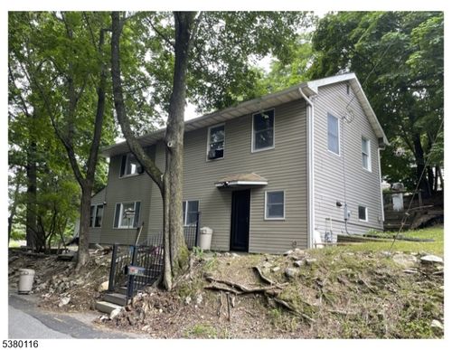 8 Hillside Ave, Stanhope, NJ, 07874-2913 | Card Image