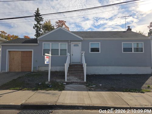 918 Sunrise Hwy, West Babylon, NY, 11704-6107 | Card Image