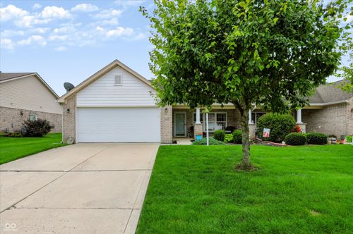 1068 Hilltop Commons Blvd, Whiteland, IN, 46184-9224 | Card Image