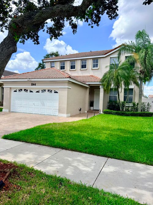 844 Falling Water Rd, Weston, FL, 33326-3553 | Card Image