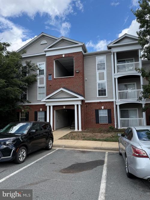 302-195 Yellowstone Dr, CHARLOTTESVILLE, VA, 22903-8121 | Card Image