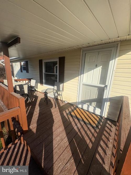 110 Greenbriar Dr N, BATH, PA, 18014-8218 | Card Image