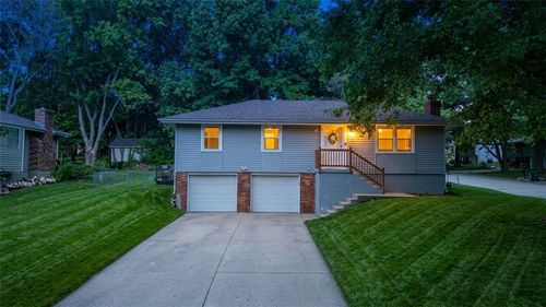 2909 Se 1st St, Blue Springs, MO, 64014-4901 | Card Image