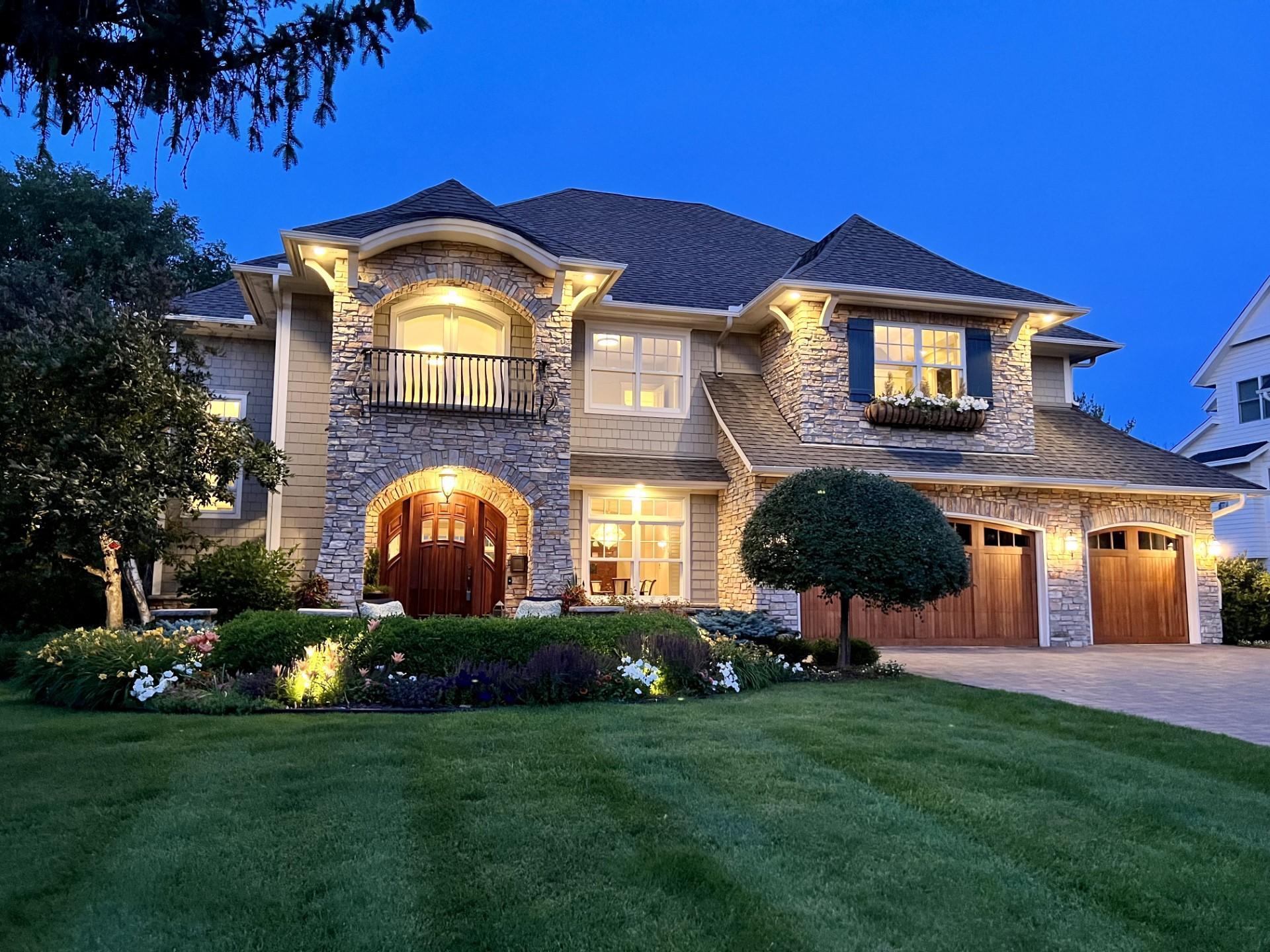 Mirror Lakes Dr, Minneapolis, MN 55436