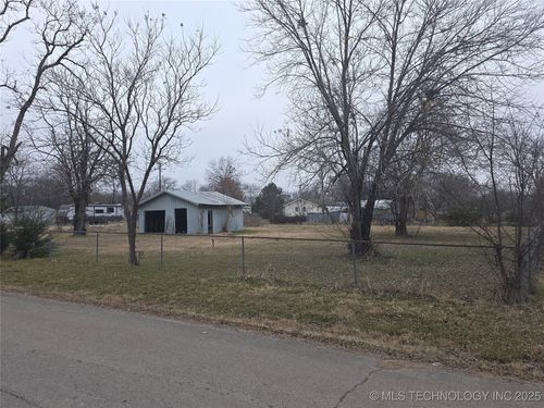 415 E Holly St, Haskell, OK, 74436 | Card Image