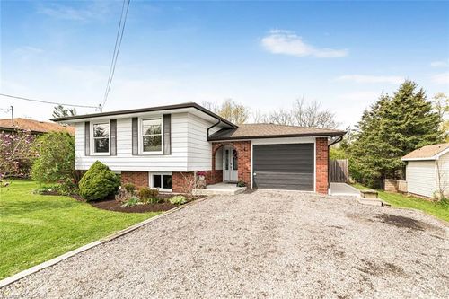 34 Oswego Park Road, Dunnville, ON, N1A2W2 | Card Image