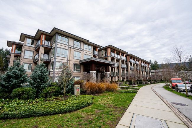 211 - 3399 Noel Drive, Condo with 1 bedrooms, 1 bathrooms and 1 parking in Burnaby BC | Image 2