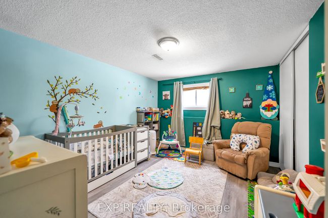 679 Frobisher Crt, House attached with 5 bedrooms, 3 bathrooms and 4 parking in Oshawa ON | Image 32