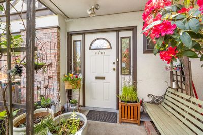 8861 Horne St, Townhouse with 3 bedrooms, 1 bathrooms and 1 parking in Burnaby BC | Image 2