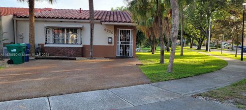 6930 Holly Rd, Miami Lakes, FL, 33014 | Card Image