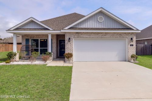 63 Saltmeadow Cir, Ocean Springs, MS, 39564-8956 | Card Image