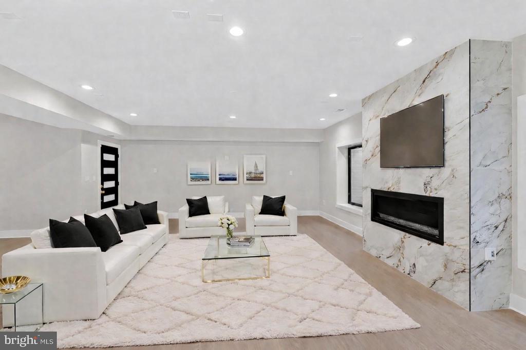 Residential in ARLINGTON 2