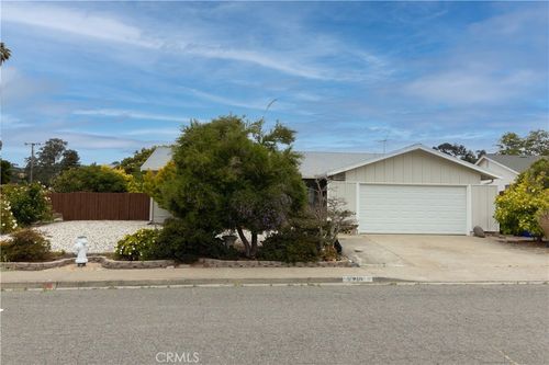 910 Kittery Way, Pinole, CA, 94564-2722 | Card Image