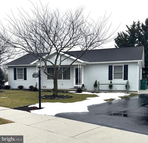 136 Conewago Dr, HANOVER, PA, 17331-8709 | Card Image