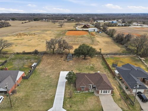3917 Country Meadows Cir, Granbury, TX, 76049-8000 | Card Image