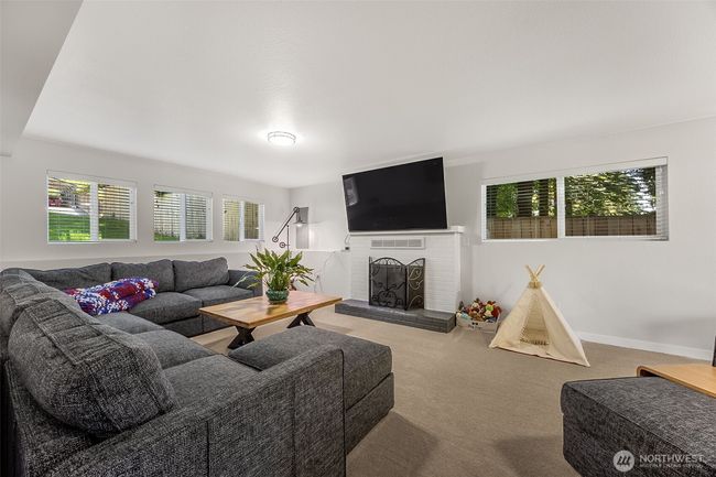 24028 6 Th Pl W, House other with 4 bedrooms, 4 bathrooms and 2 parking in Bothell WA | Image 16