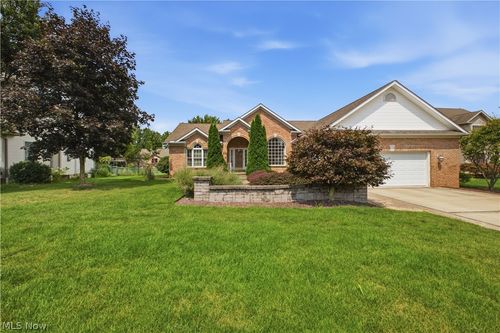 892 Mayfield Drive, Boardman, OH, 44512 | Card Image
