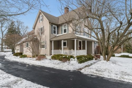 3 New St, Mendham, NJ, 07945-1207 | Card Image