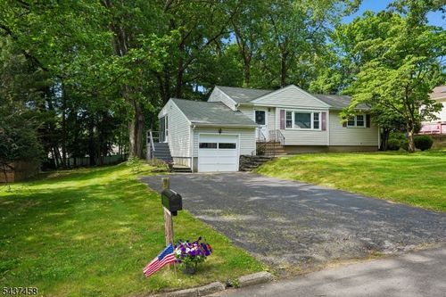 6 Cedar Ter, Randolph, NJ, 07869-4803 | Card Image