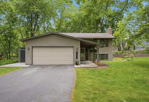 15074 Woodhill Trl, Eden Prairie, MN, 55346-2556 | Card Image