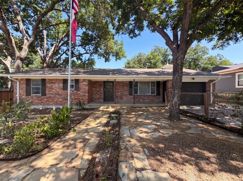 808 Griffin St, Mckinney, TX, 75069-4957 | Card Image