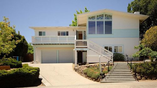 372 Elm St, San Carlos, CA, 94070-2215 | Card Image