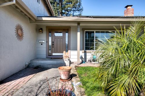 840 Sprucewood Ct, Petaluma, CA, 94954-4352 | Card Image