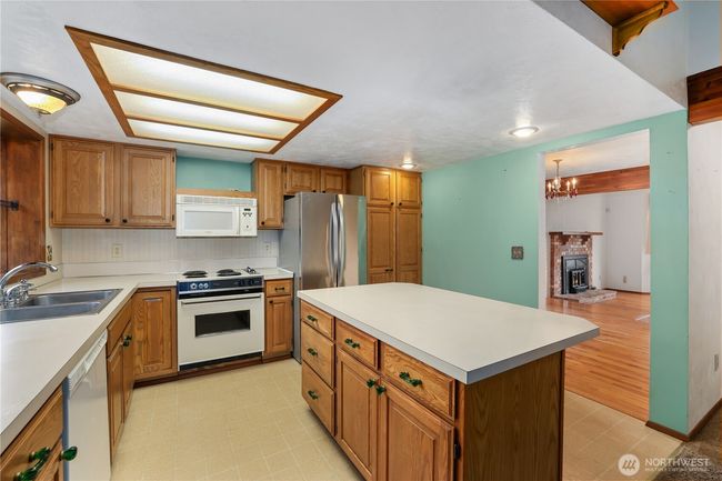 141 E Deer Creek Rd, House other with 3 bedrooms, 4 bathrooms and 12 parking in Shelton WA | Image 8