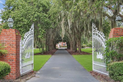 6677 Purrysburg Rd, Hardeeville, SC, 29927-4526 | Card Image