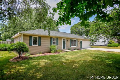 6451 12th Ave, Jenison, MI, 49428-9323 | Card Image