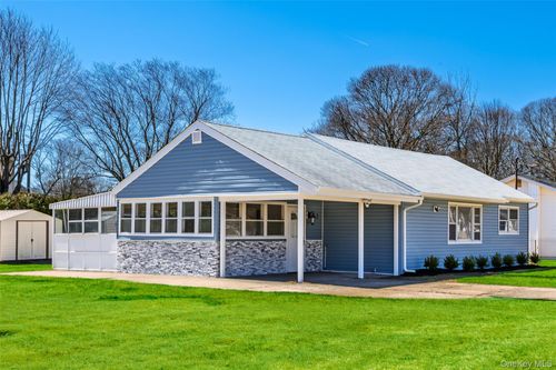 32 Flintlock Drive, Brookhaven, NY, 11967 | Card Image