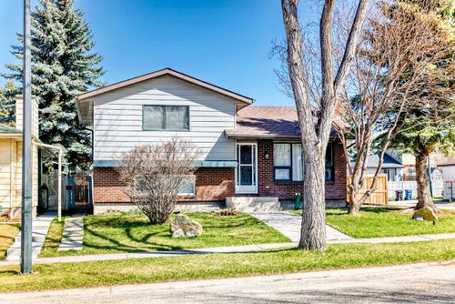 6840 4 Ave Ne, Calgary, AB, T2A6N3 | Card Image