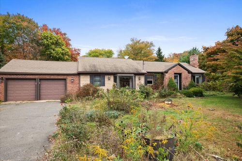 200 East St, South Hadley, MA, 01075-3211 | Card Image