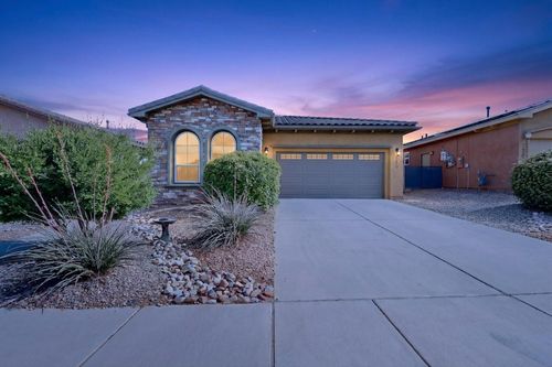 110 Zuni River Cir, Los Lunas, NM, 87031-8661 | Card Image