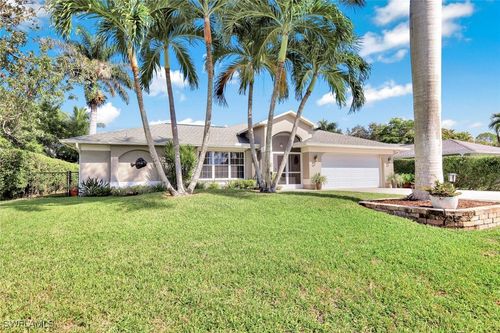 39 Mentor Dr, NAPLES, FL, 34110-1353 | Card Image
