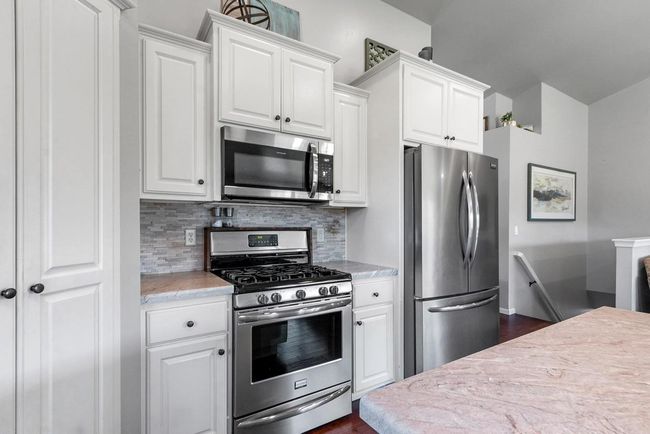 635 Pebblestone Circle, House other with 4 bedrooms, 4 bathrooms and null parking in HOBART WI | Image 11
