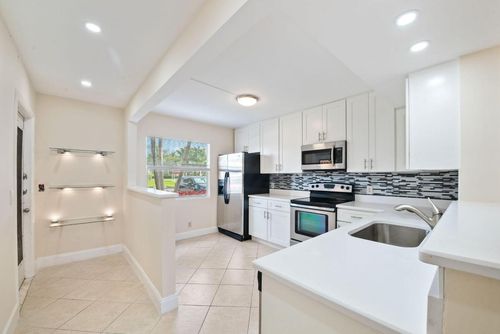 1090-1090 Guildford E, Boca Raton, FL, 33434-2976 | Card Image