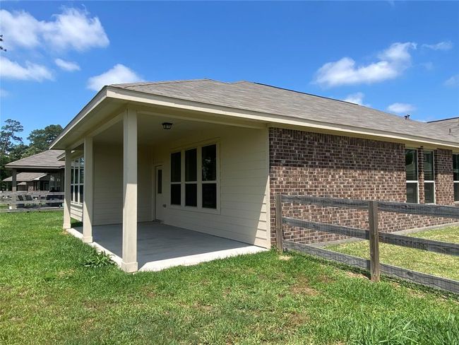 301 Rocky Ridge Drive, House other with 4 bedrooms, 2 bathrooms and null parking in Anahuac TX | Image 17