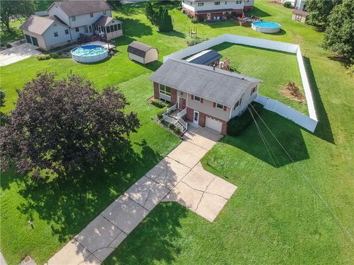 493 Mccombs Cir, New Castle, PA, 16101-9153 | Card Image
