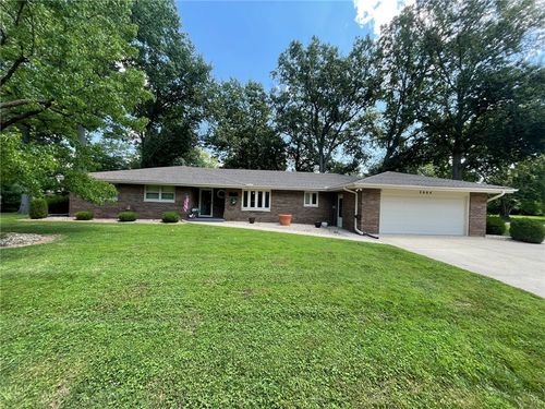 2604 S Park St, Effingham, IL, 62401-2950 | Card Image