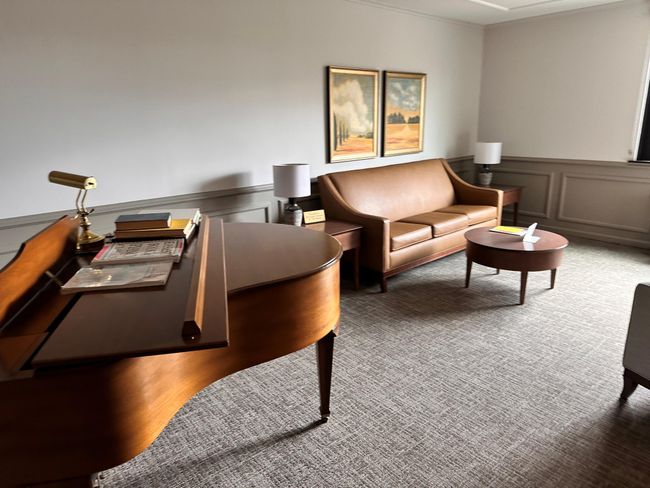 There is even a grand piano relaxation room.JPG | Image 32