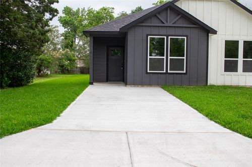 b-106 Runnels St, Willis, TX, 77378-8841 | Card Image