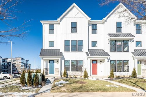 1-301-8979 Eager Rd, Saint Louis, MO, 63144-1207 | Card Image