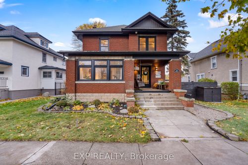 {{alt}} | Card Image