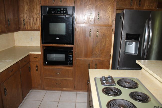 20312 Us Highway 69 S, House other with 4 bedrooms, 2 bathrooms and null parking in Tyler TX | Image 13