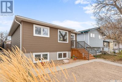 1105 Lillooet St W, House other with 4 bedrooms, 2 bathrooms and null parking in Moose Jaw SK | Image 2