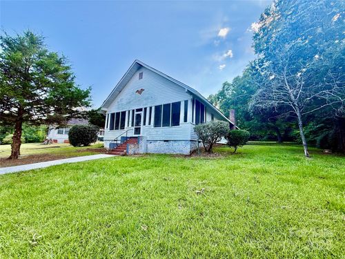 32 Pinecrest Ave, Great Falls, SC, 29055-1340 | Card Image