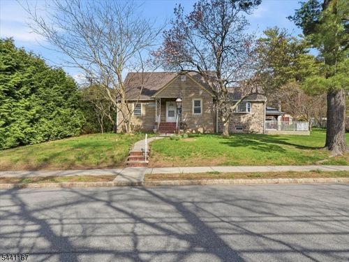 95 Sycamore Ave, Livingston, NJ, 07039-4723 | Card Image