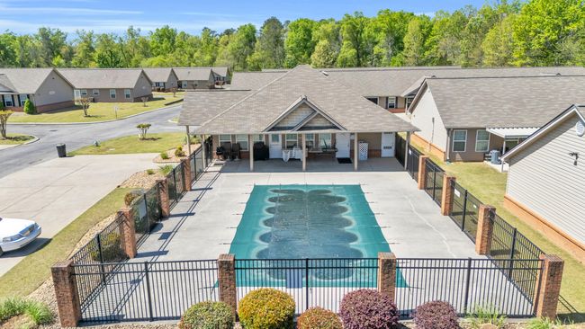 Community Pool and Clubhouse | Image 25