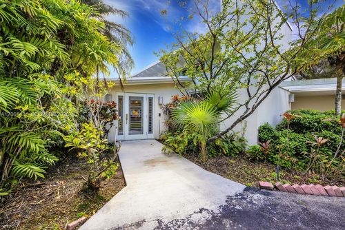 12200 Sw 74th Ct, Pinecrest, FL, 33156-5305 | Card Image